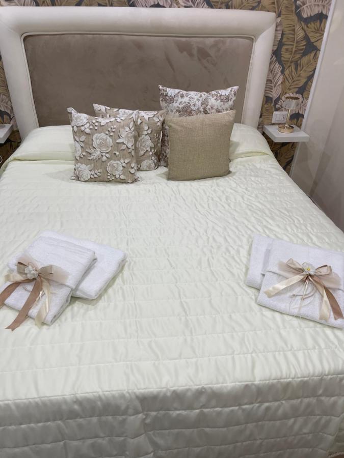 La Dimora Dei Sogni Sedil Capuano Home Suite Neapel Exterior foto