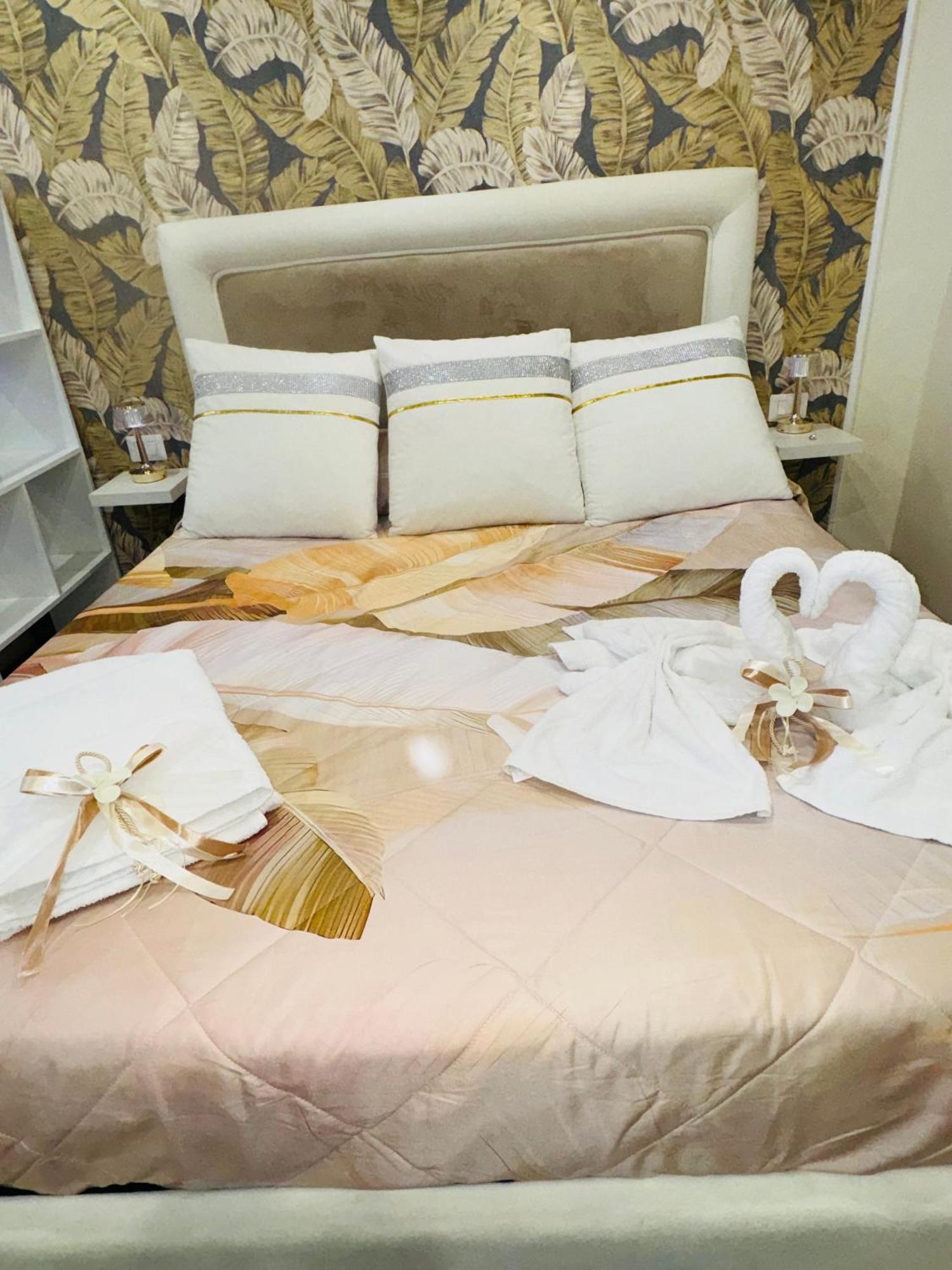La Dimora Dei Sogni Sedil Capuano Home Suite Neapel Exterior foto